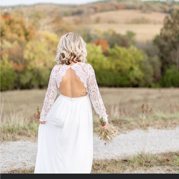 Wedding dress - Picture 2 of 6